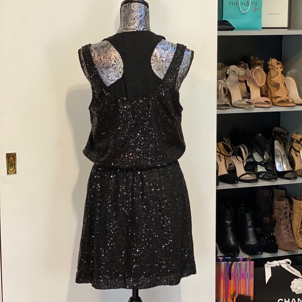 Short black sequence dress - Picture 4 of 5